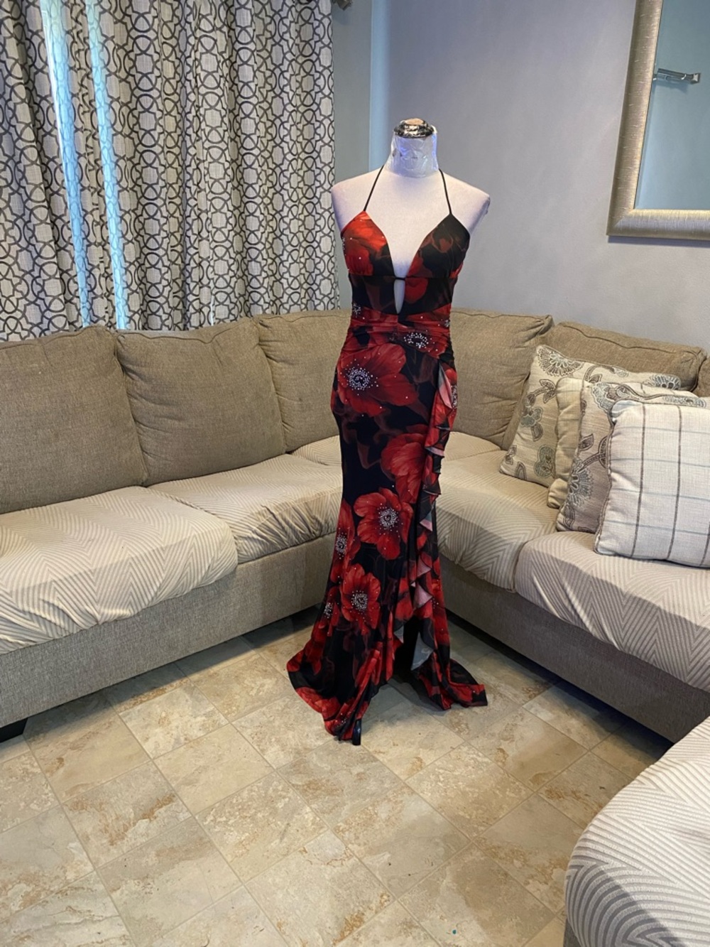New Windsor Women Small floral mermaid dress ,red poppy-like with Rhinestones - Picture 2 of 12